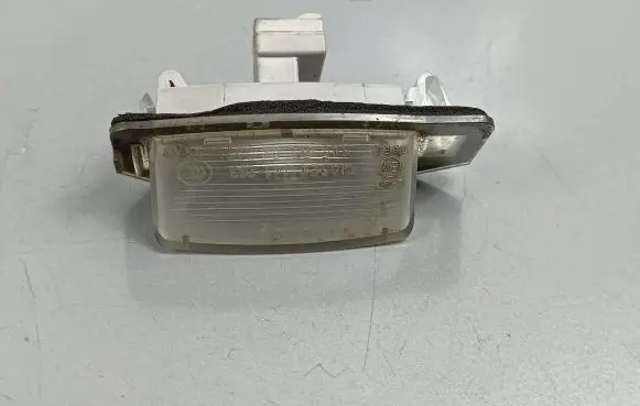 Mitsubishi Outlander Number plate light