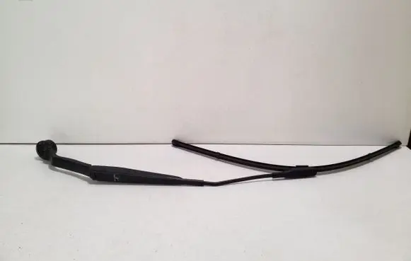 Front wiper blade arm