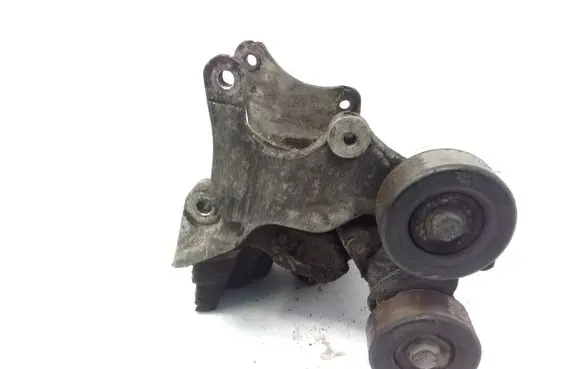 KIA Carens I Generator/alternator bracket 