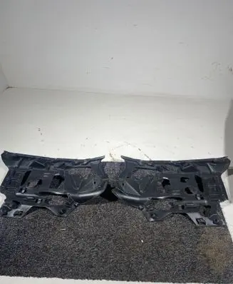 Volvo V60 Front bumper mounting bracket 31323840