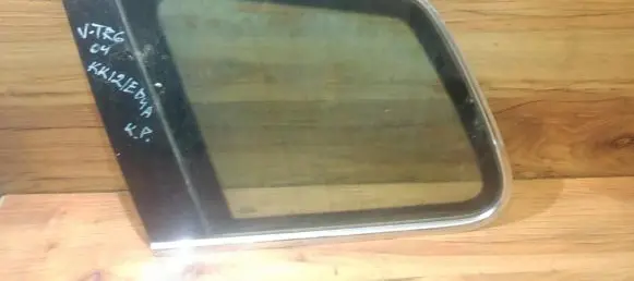 Volkswagen Touareg I Rear side window 7l6845277