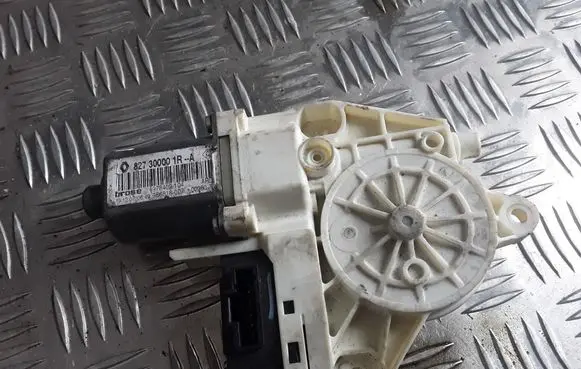 Renault Laguna III Rear door window regulator motor 827300001R 970092104