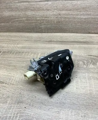 Volkswagen PASSAT B6 Front door lock 3C1837016A