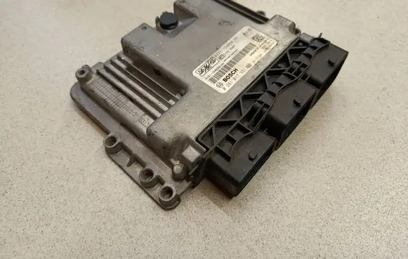 Ford Fiesta Engine control unit/module AV2112A650HH 0281017931