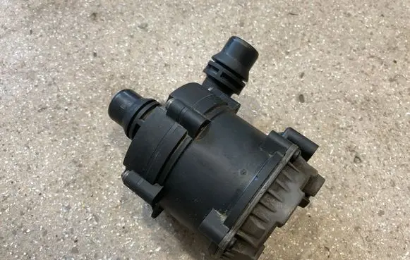BMW X5 G05 Electric auxiliary coolant/water pump 8482744