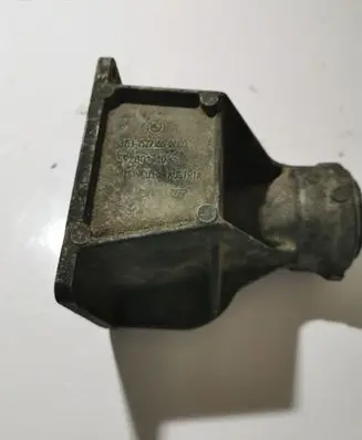 BMW 3 E90 E91 Driveshaft support bearing bracket 7527386
