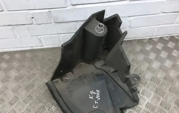 Lexus CT 200H Other under body part 5822876020
