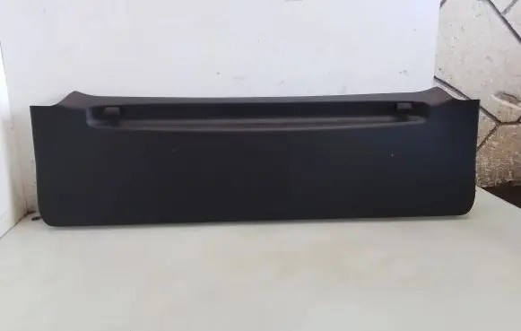 Nissan Note (E11) Tailgate/boot lid cover trim 909009U00A