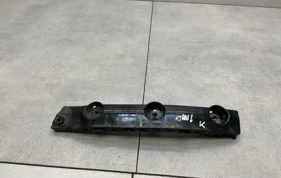 Nissan X-Trail T32 Front bumper mounting bracket 622234CL0A