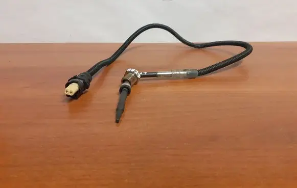 Mercedes-Benz Vito Viano W447 Exhaust gas temperature sensor A0255456526 A0009059704