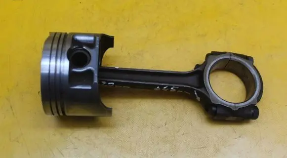 Suzuki Ignis Piston with connecting rod 69G0