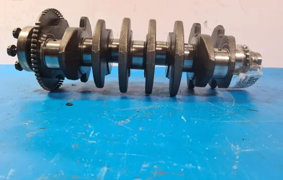 Volkswagen PASSAT B5.5 Crankshaft 