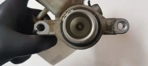 Ford Focus Master brake cylinder 03355814973 AV612140J