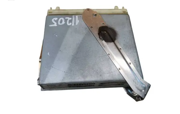 Volvo S70 V70 V70 XC Engine control unit/module P09183992 1T28S3582 0281001801
