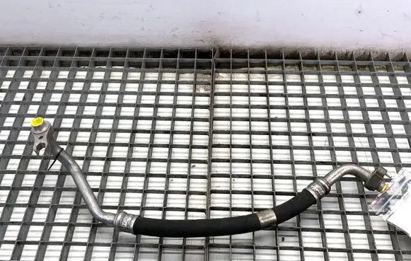 Mercedes-Benz C W205 Air conditioning (A/C) pipe/hose A2058306401