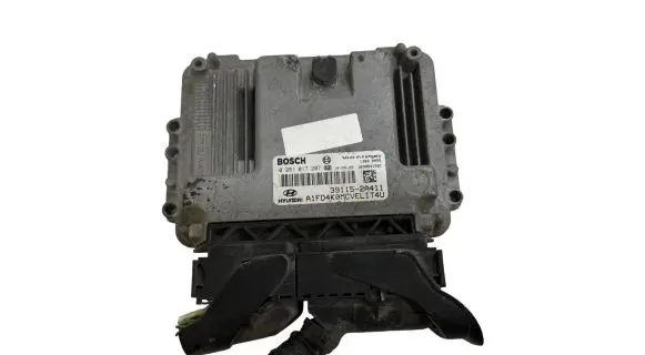 Hyundai i30 Engine control unit/module 391152A411 1039S41591 0281017207