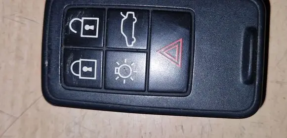 Volvo V70 Ignition key/card 