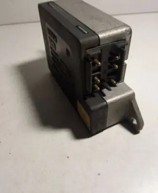 Mercedes-Benz E W124 Airbag control unit/module 0038200610 0285001050