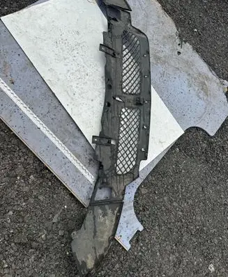 Mercedes-Benz ML W164 Front bumper upper radiator grill A1668808615