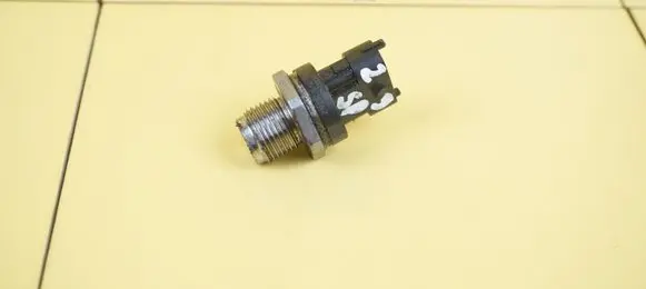 Volvo S90, V90 Fuel pressure sensor 0281006468 29SP5