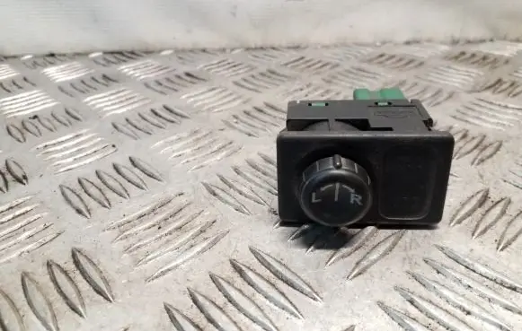 Nissan Primera Wing mirror switch