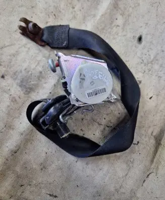 Ford Galaxy Rear seatbelt 611B69G