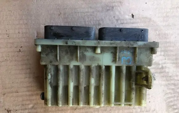 Opel Zafira A Coolant fan relay 24410130 15396912