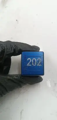 Audi A4 S4 B6 8E 8H Other relay 899587