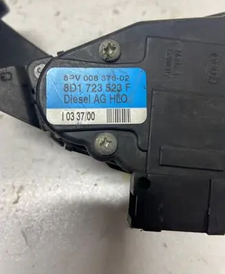 Audi A6 S6 C5 4B Accelerator throttle pedal 8D1723523F 6PV00837602