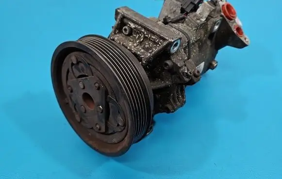 Renault Fluence Air conditioning (A/C) compressor (pump) 8201025121 IMPRK1581857