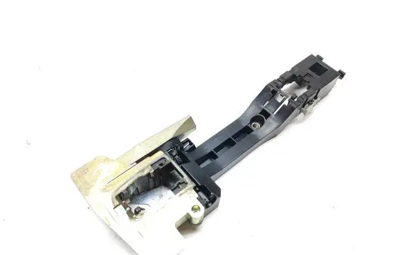 Nissan Navara D23 Front door exterior handle/bracket 