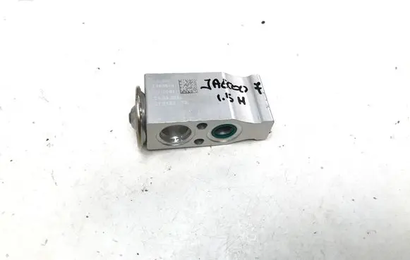 Chery 7 Air conditioning (A/C) expansion valve EBH15M674 T610561