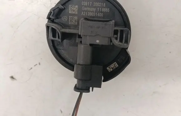 Mercedes-Benz E W213 Airbag deployment crash/impact sensor A2139051400