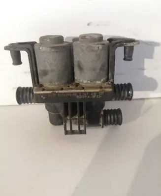 BMW 5 E39 Coolant heater control valve 837499502 1147412137