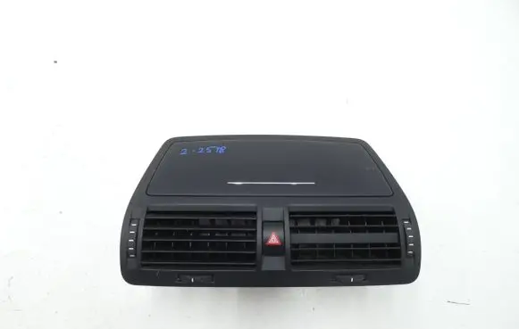 Skoda Octavia Mk2 (1Z) Dash center air vent grill 1Z0820951B