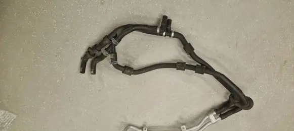 Audi Q7 4M Engine coolant pipe/hose 4M0121071 17092014