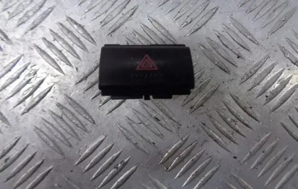 Toyota Avensis T220 Hazard light switch
