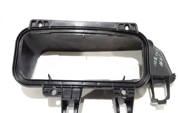 Mercedes-Benz CLS C219 Air filter box cover 2118300144