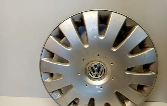 Volkswagen Golf V R16 wheel hub/cap/trim 1K0601147G