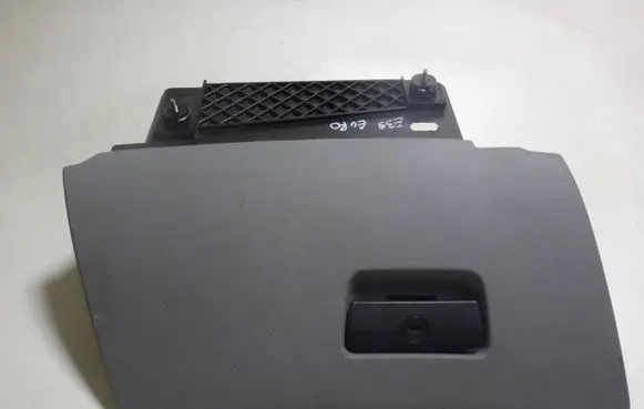 BMW 5 E39 Glove box 8167693