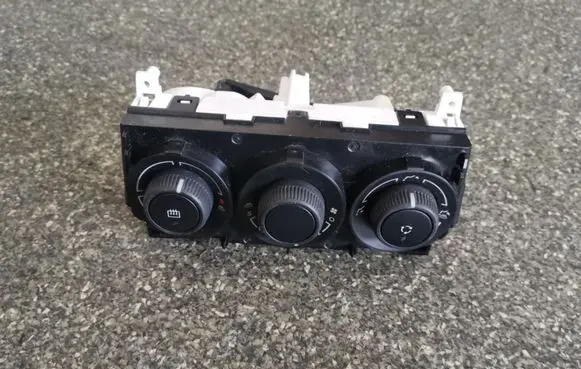 Citroen C3 Picasso Climate control unit T1001391P