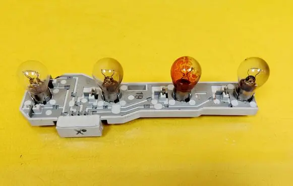 Skoda Fabia Mk1 (6Y) Tail light bulb cover holder 6Y9945257