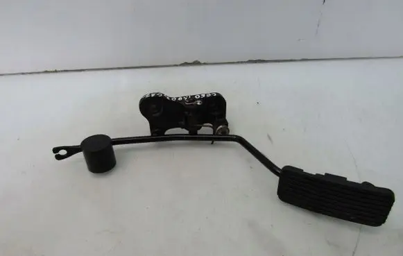 KIA Ceed Accelerator throttle pedal 327002H100