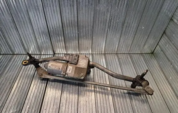 Audi A4 S4 B8 8K Front wiper linkage and motor 8K1955119A 09122009 8T1955119