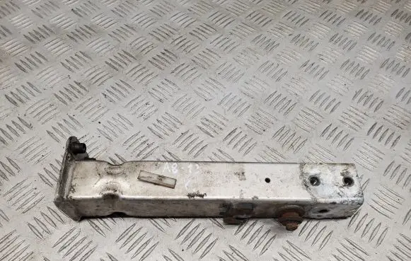 Audi A8 S8 D4 4H Front bumper mounting bracket 4H0806063E