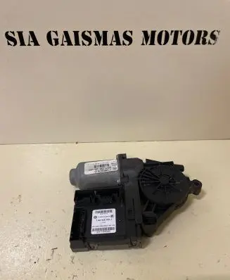 Volkswagen Caddy Front door window regulator motor 1K0959793J