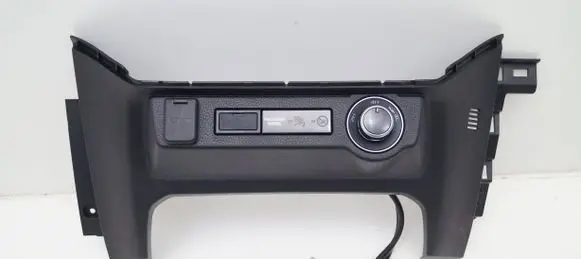 Isuzu D-Max Central console control unit 