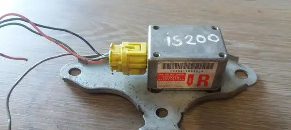 Lexus IS 200-300 Airbag deployment crash/impact sensor 8986053010 2523000612