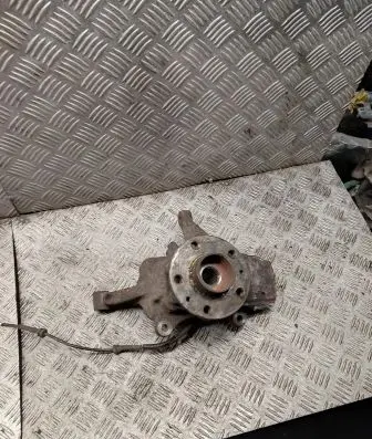 Opel Vivaro Front wheel hub spindle knuckle