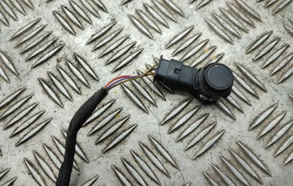 Volkswagen PASSAT B8 Parking PDC sensor 5Q0915275B